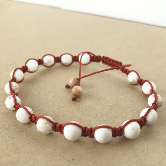 Handmade} Howlite Adjustable Bracelet - Picture 3 of 4